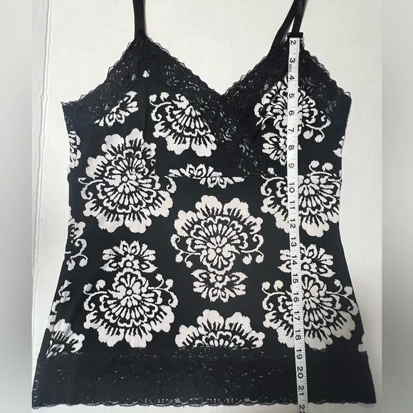 White House Black Market Floral Lace Trim Black and White Camisole - Picture 4 of 6
